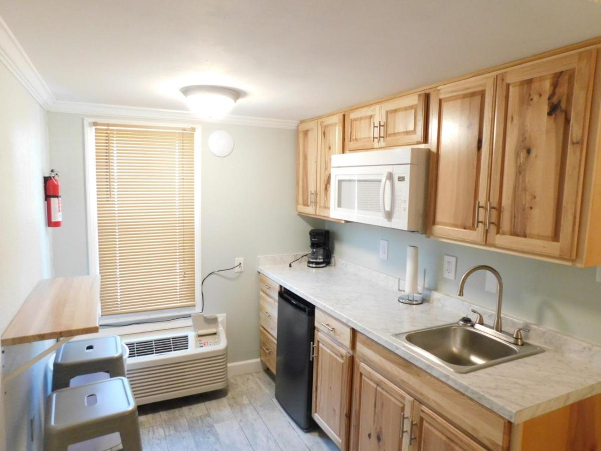 Budget Friendly Condo Perfect For A Romantic Getaway Within Walking Distance To The Beach! 海湾海岸 外观 照片